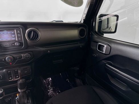 Certified 2019 Jeep Wrangler Sport image 30