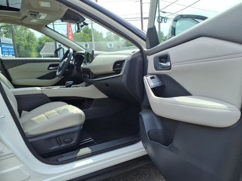 Used 2023 Nissan Rogue SL w/ SL Premium Package AWD/4WD image 11