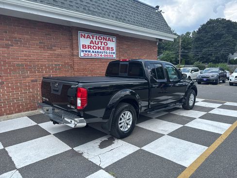 Used 2016 Nissan Frontier SV w/ SV Value Truck Package AWD/4WD image 3