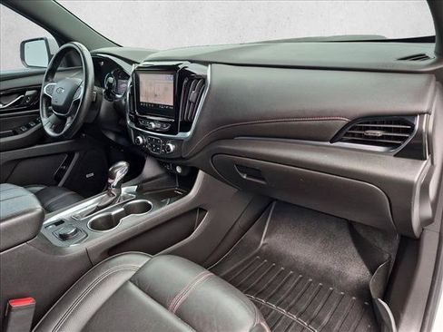 Used 2022 Chevrolet Traverse RS FWD image 22
