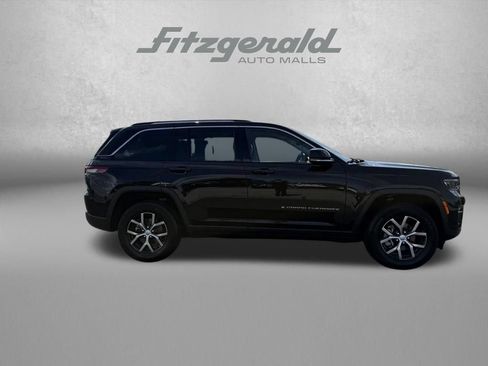 Used 2023 Jeep Grand Cherokee Limited AWD/4WD image 5