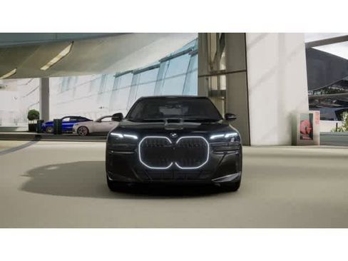 New 2026 BMW 740i image 3
