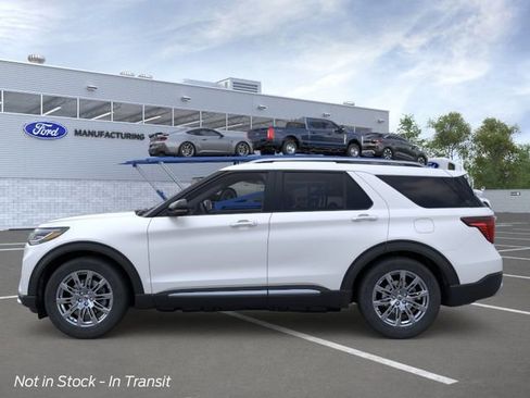 New 2026 Ford Explorer Platinum RWD image 3