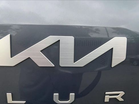 Used 2025 Kia Telluride S image 31