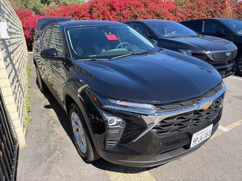 Certified 2024 Chevrolet Trax LS w/ LS Convenience Package image 3