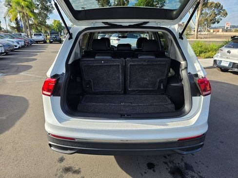 Used 2023 Volkswagen Tiguan SE image 13