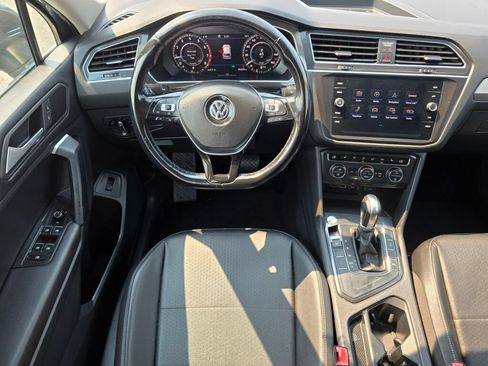 Used 2019 Volkswagen Tiguan SEL FWD image 2