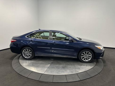 Used 2017 Toyota Camry XLE w/ Moonroof Package FWD image 8
