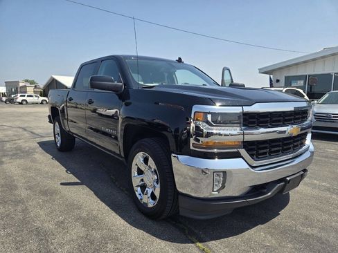 Used 2018 Chevrolet Silverado 1500 LT w/ LT Eassist Package AWD/4WD image 9