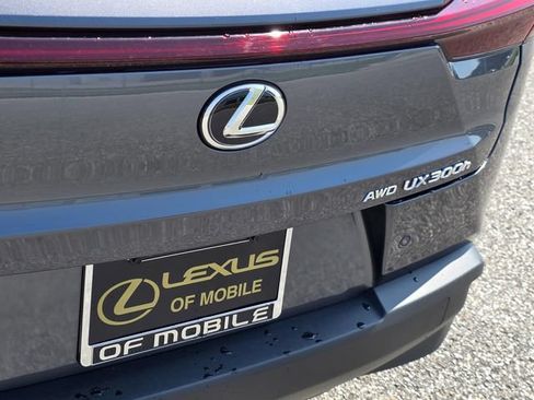 Used 2025 Lexus UX 300h AWD w/ Cold Area Package image 34
