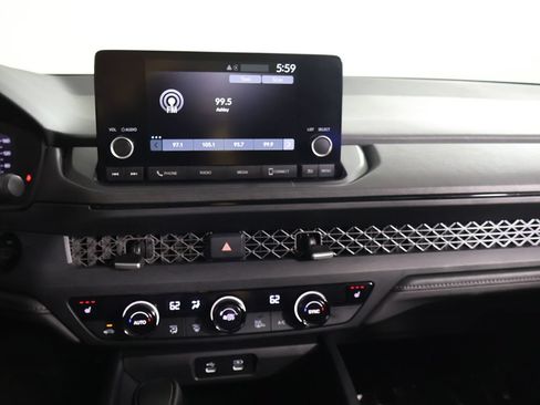 Used 2023 Honda Accord EX image 43