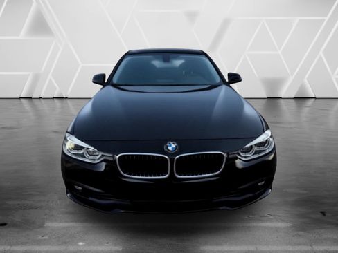 Used 2018 BMW 320i Sedan image 3