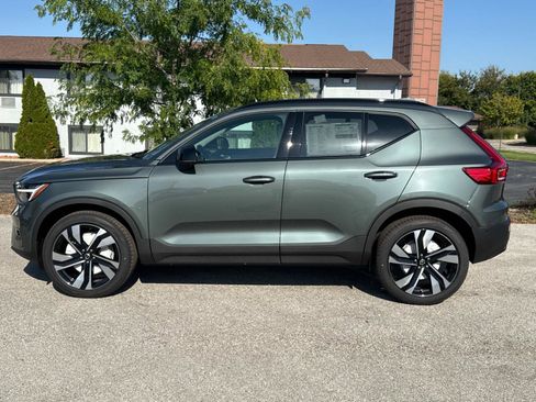 New 2026 Volvo XC40 B5 Ultra w/ Climate Package image 8