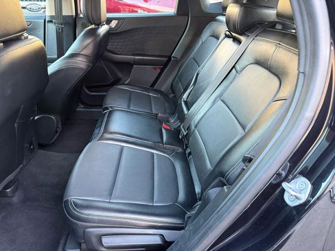 Used 2020 Ford Escape Titanium AWD/4WD image 17