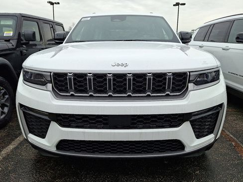 New 2026 Jeep Grand Cherokee L Limited AWD/4WD image 2