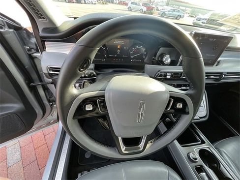 Used 2022 Lincoln Corsair FWD image 13