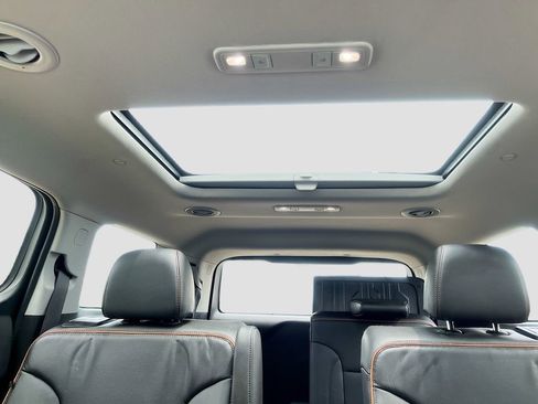 Used 2023 GMC Acadia AT4 w/ Preferred Package AWD/4WD image 36