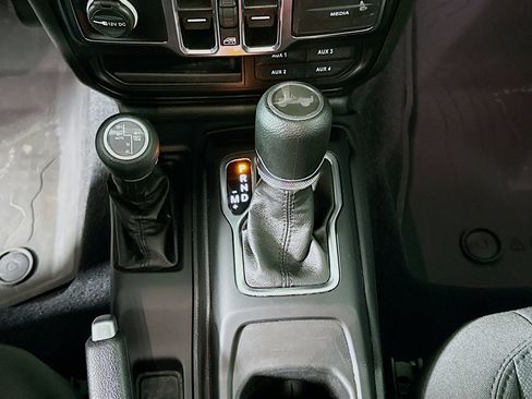 Used 2023 Jeep Wrangler Unlimited w/ Cold Weather Group AWD/4WD image 23