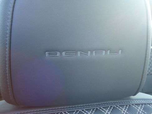 Used 2024 GMC Acadia Denali w/ Super Cruise Package image 26