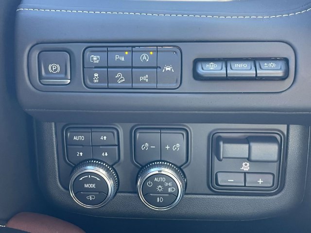 Certified 2024 GMC Yukon XL Denali Ultimate AWD/4WD image 25