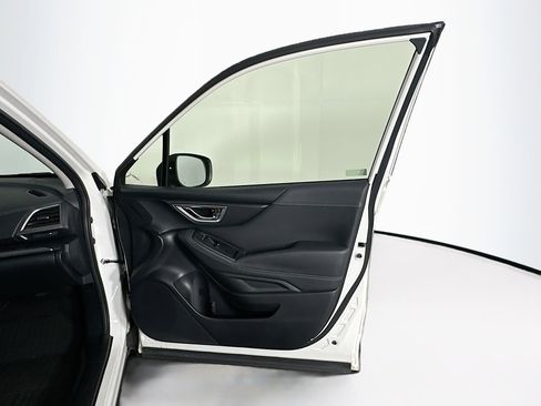 Used 2023 Subaru Forester Premium image 33