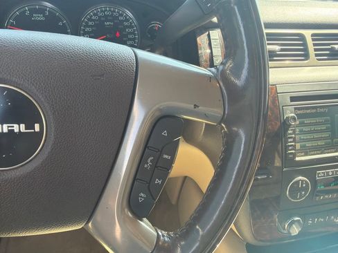Used 2011 GMC Sierra 2500 Denali w/ Suspension Package, Off-Road AWD/4WD image 49
