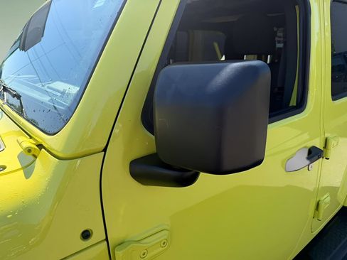 Used 2023 Jeep Wrangler Unlimited Sahara w/ Cold Weather Group AWD/4WD image 24