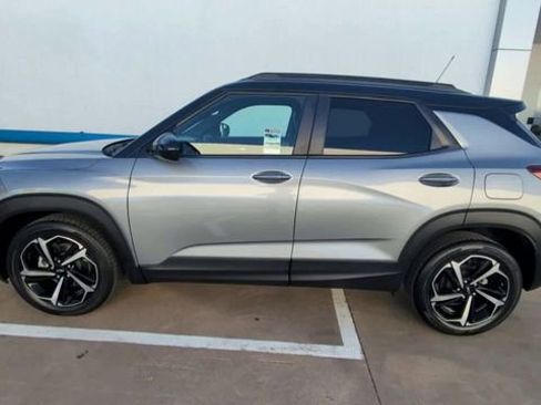 Used 2023 Chevrolet TrailBlazer RS w/ Sun and Liftgate Package image 5