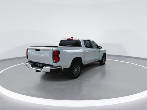 Used 2024 Chevrolet Colorado LT w/ LT Convenience Package III RWD image 11