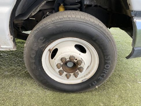 Used 2012 Ford E-450 and Econoline 450 Super Duty w/ Shuttle Bus Prep Pkg image 30