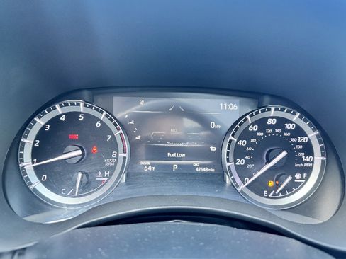 Used 2022 Toyota Highlander XLE AWD/4WD image 17