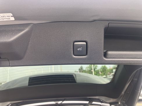 Used 2025 Ford Escape Platinum AWD/4WD image 13