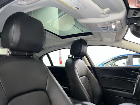 Used 2019 Jaguar XE image 31