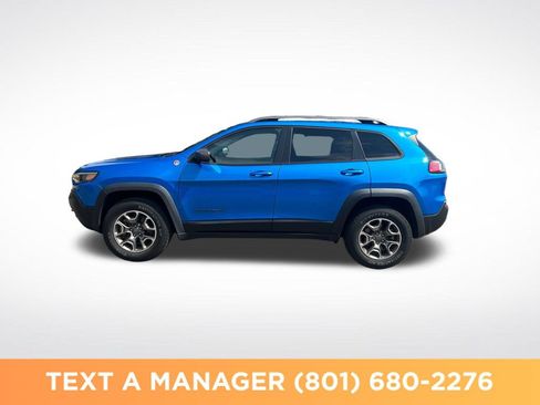 Used 2021 Jeep Cherokee Trailhawk w/ Comfort/Convenience Group AWD/4WD image 2