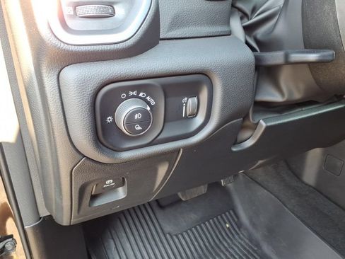 Used 2024 RAM 1500 Big Horn AWD/4WD image 7