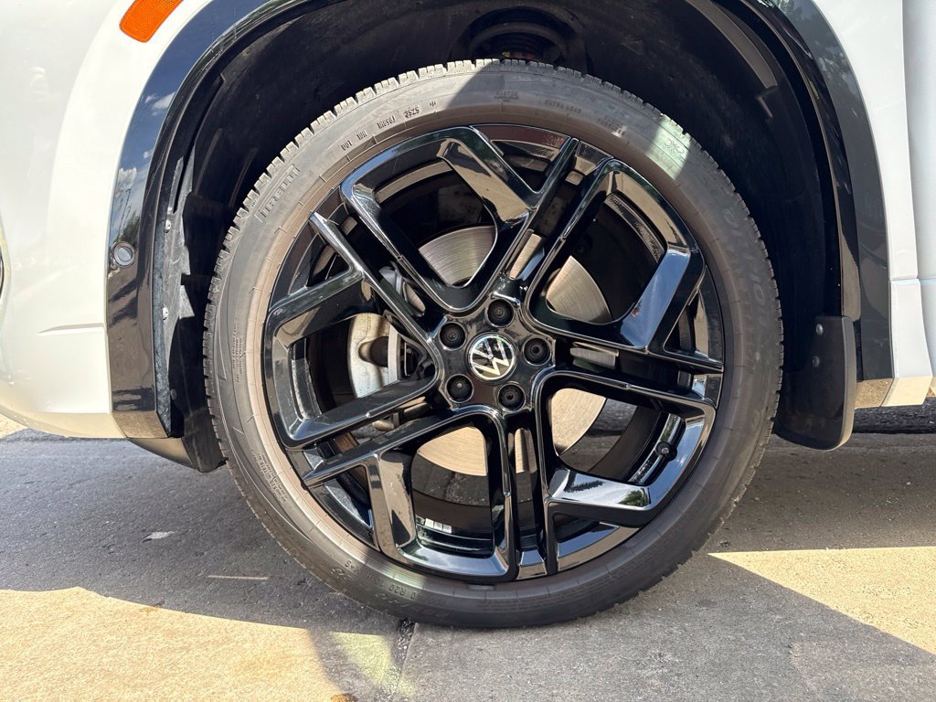 Certified 2026 Volkswagen Tiguan SE R-Line AWD/4WD image 28