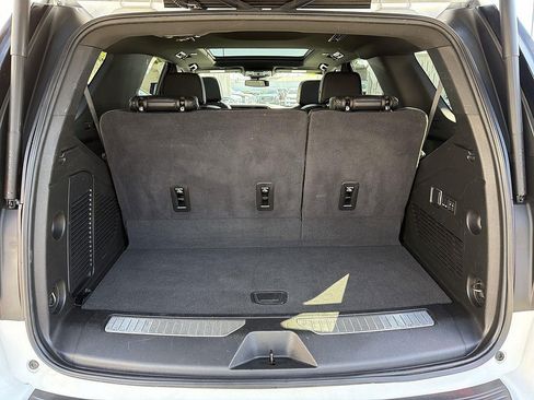 Used 2024 GMC Yukon Denali RWD image 26