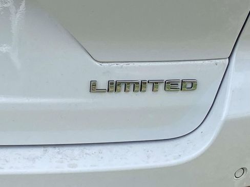 Used 2023 Jeep Grand Cherokee Limited image 11