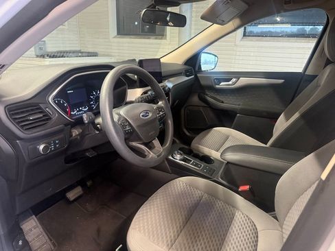 Used 2020 Ford Escape SE image 6
