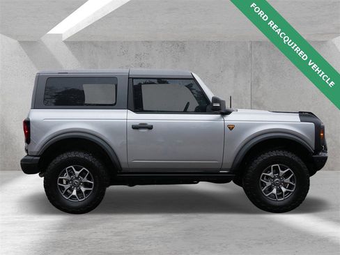 Used 2024 Ford Bronco Badlands image 2