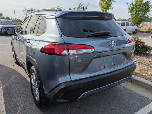 Used 2025 Toyota Corolla Cross LE w/ Moonroof Package image 5