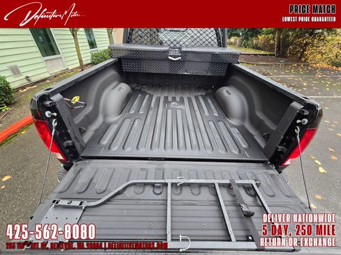 Used 2018 RAM 3500 Tradesman w/ Chrome Appearance Group image 13