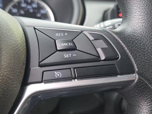 Used 2019 Nissan Kicks S FWD image 29