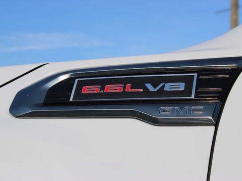Used 2022 GMC Sierra 2500 AT4 w/ AT4 Premium Plus Package AWD/4WD image 12