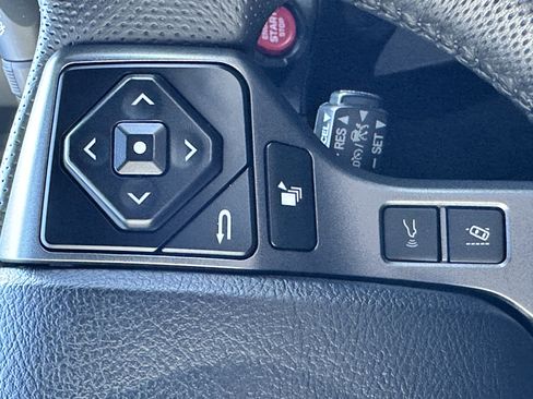 Used 2022 Toyota Tacoma TRD Off-Road w/ TRD Premium Off Road Package image 46