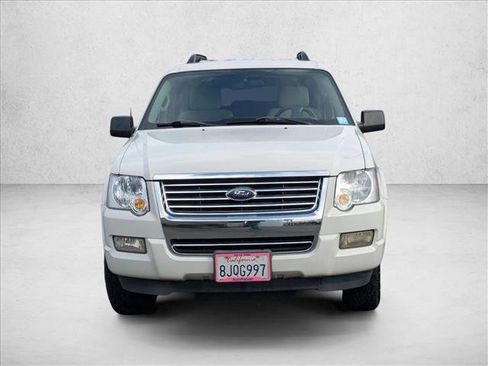 Used 2008 Ford Explorer XLT image 2