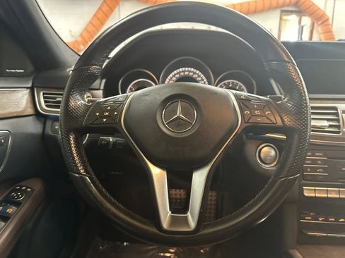 Used 2016 Mercedes-Benz E 400 Sedan image 16