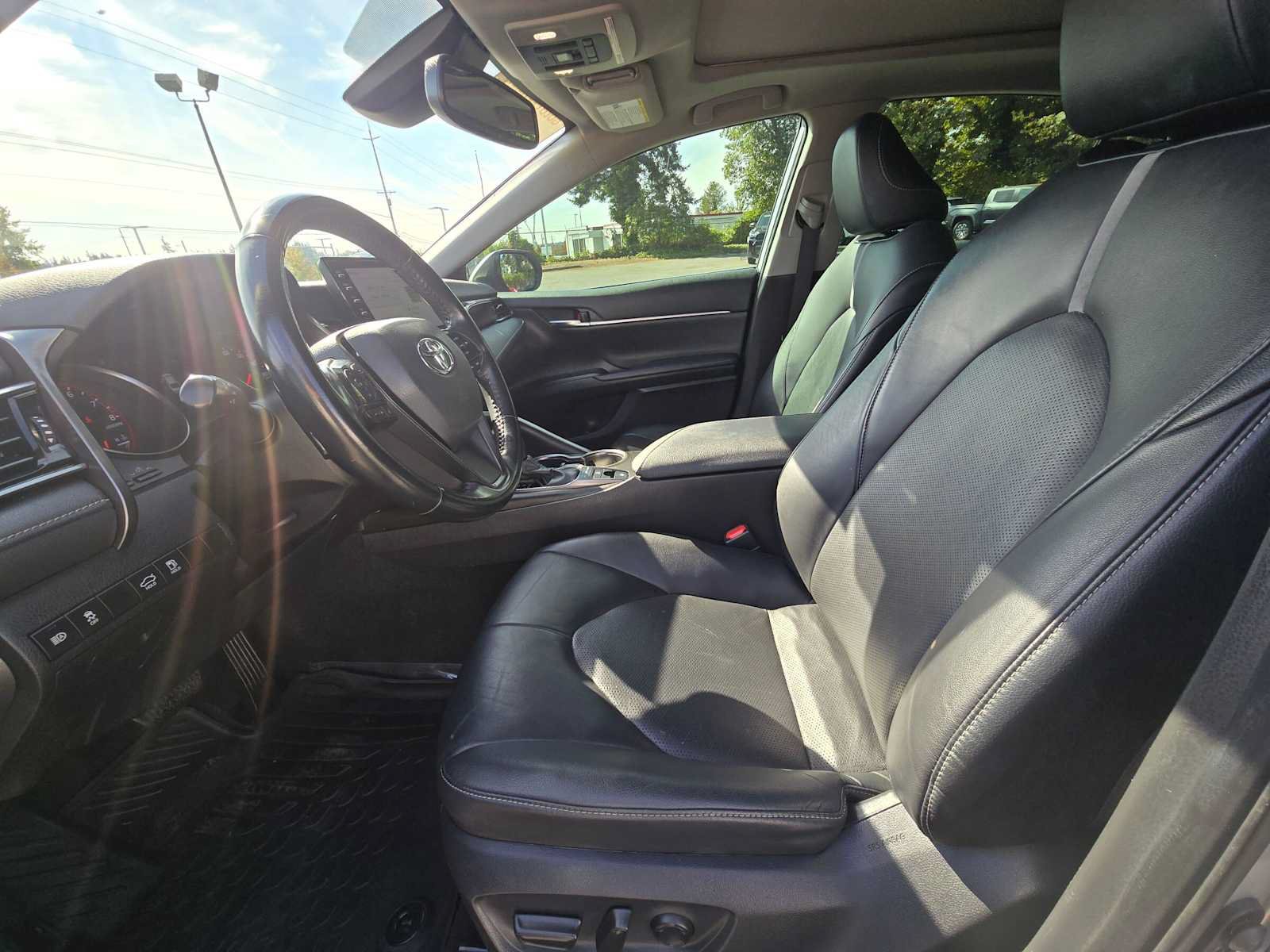 Used 2021 Toyota Camry XSE FWD image 21