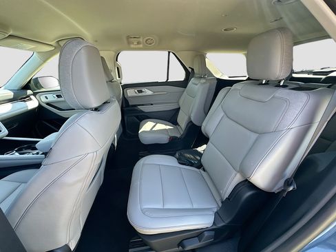 New 2026 Ford Explorer Active image 16