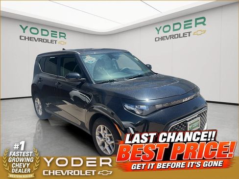 Used 2023 Kia Soul S FWD image 1